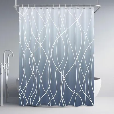 Zdjęcie produktu dla Niebieska zasłona łazienkowa w stylu ombre z paskami – wodoodporna – 183 x 214 cm