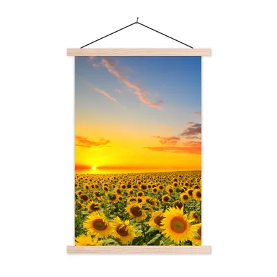 Produktbild von MuchoWow® Textilposter Blumen - Sonnenblume - Sonnenuntergang - Nacht - Orange 120x180 cm mit holzfarbenen Rahmen - Textil-Plakat