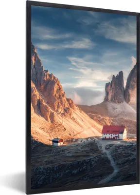 Produktbild von MuchoWow® Gerahmtes Poster Haus - Berge - Landschaft 60x90 cm - Poster mit Schwarzem Bilderrahmen Wandposter Rahmen Foto Bilder - Kunst