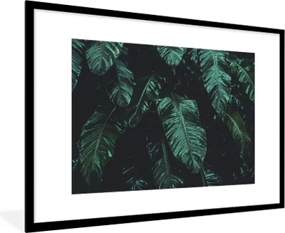 Produktbild von MuchoWow® Gerahmtes Poster Dschungel - Palme - Blätter - Tropisch 90x60 cm - Poster mit Schwarzem Bilderrahmen Wandposter Rahmen Foto Bilder - Wanddekoration - Fotos