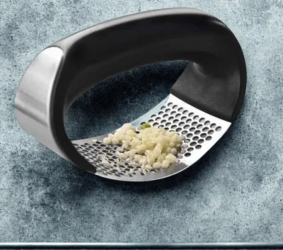 Knoflookpresse aus Edelstahl, ergonomischer Griff, spülmaschinengeeignet