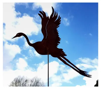 Produktbild von Fischreiher fliegend 77x80cm Kranich Edelrost Gartenstecker Rost Blickfang + Pflegeanleitung von Steinfigurenwelt
