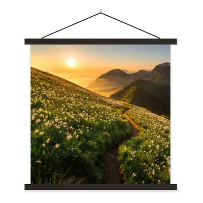Produktbild von MuchoWow® Textilposter Blumen - Sonne - Berge 120x120 cm mit schwarzem Rahmen - Aufhängungsset