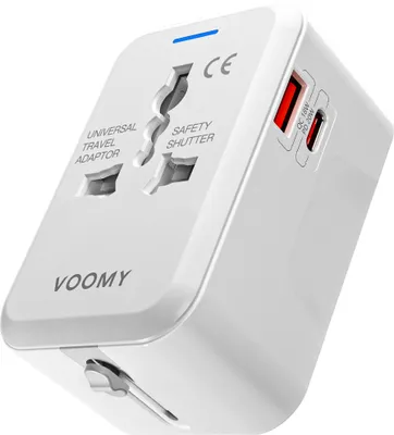 Produktbild von VOOMY Reiseadapter Weltweit 3-in-1– USB-C 20W & USB-A – 150+ Länder – Kompakter Weltstecker – 1500W – Weiß