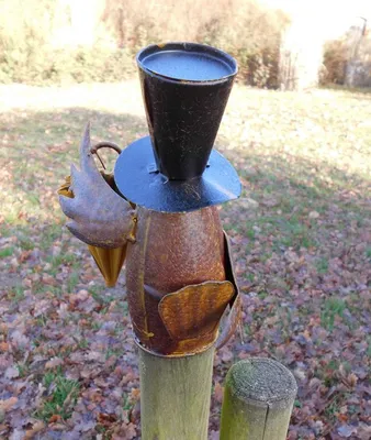 Produktbild von Zaunfigur Zaunhocker Gartendeko lustiger Rabe m. Schirm geschl. 17 cm