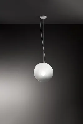 Immagine prodotto di Lampada a Sospensione MOON SP1 D30 in Metallo Bianco Opale, Design Moderno con Diffusore in Vetro Soffiato Regolabile in Altezza - Perenz