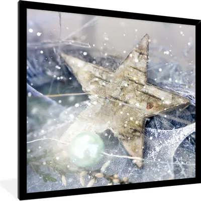 Produktbild von MuchoWow® Gerahmtes Poster Ein Weihnachtsstern mit schwarzem Eis 40x40 cm - Poster mit Schwarzem Bilderrahmen Wandposter Rahmen Foto Bilder - Mit Rahmen - Wanddekoration Schlafzimmer