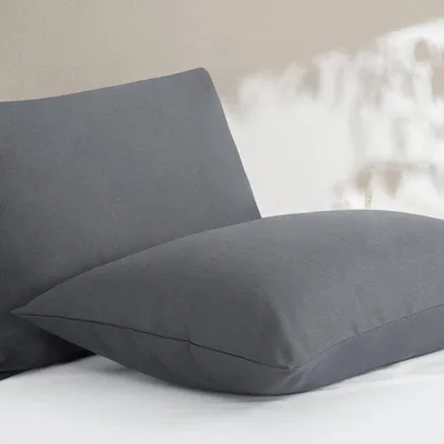 Zdjęcie produktu dla Poszewki na poduszki Unyqoos® z mikrofibry, 40 x 80 cm, zestaw 2 sztuk, kolor antracytowy, oddychające i łatwe w pielęgnacji, z zamkiem błyskawicznym