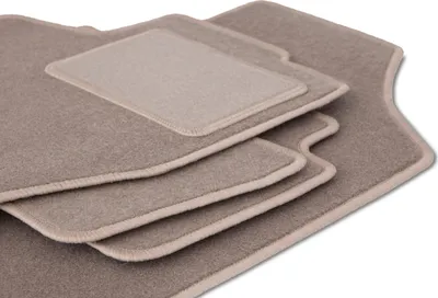 Produktbild von Fahrerfußmatte Velours beige passend für VW Taigo (2021-, SUV) – mit Befestigungen – passgenau