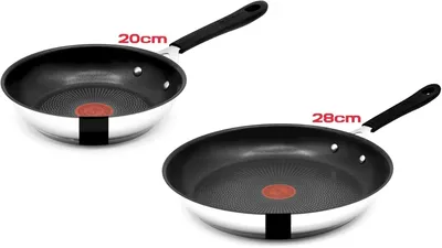 Two frying pans of different sizes are shown against a white background. Text indicating the sizes of the pans is present.