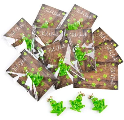 Produktbild von 10 kleine Geschenke - grüner Frosch + rustikales Kärtchen mit Text Viel Glück10 Stück