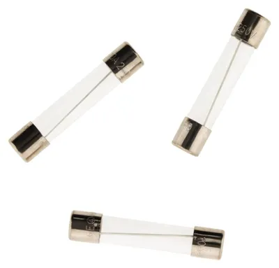 Image de 3 fusibles à verre, dimensions 6,3 x 32 mm, 8 A