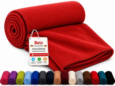 Produktbild von Betz Fleecedecke 130x170 cm 180g/m² – Weiche Wohndecke & Kuscheldecke – Flauschige Sofadecke als Tagesdecke – Leicht, wärmend & pflegeleicht – rot, KI-generiertes Bild