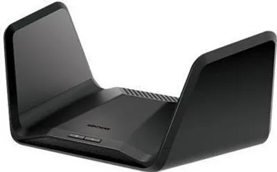 Produktbild von NETGEAR Nighthawk RAXE300 - - Wireless Router - 4-Port-Switch - 1GbE, 2.5GbE - Wi-Fi 6E - Multi-Band