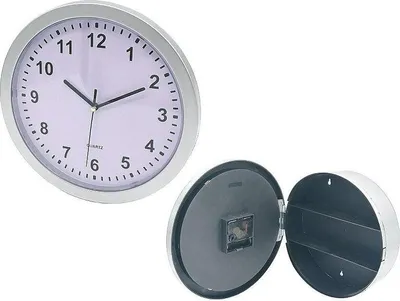 Image de Horloge murale avec cachette - Œuvre collective