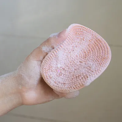 Obrázek produktu pro INF Silikonový sprchový kartáč, tělový peeling Béžový