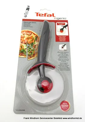 Image de Tefal Ingenio couteau à pizza, 29.8 cm, manche robuste, anneau de protection en silicone, noir/rouge