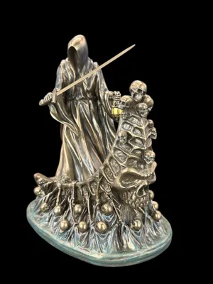 Zdjęcie produktu dla Totenkopf – mroczny posłaniec potępionych dusz – dekoracyjna figurka z brązu, ręcznie malowana, wymiary: 16,5 cm × 12 cm × 20,5 cm, model WU78065A4