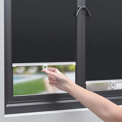 Produktbild von INF Bohrfreies Saugnapf-Rollo 40cm x 125cm — schwarzer PVC-Blackout-Sonnenschutz, über 99% UV-Blockierung, thermisch isolierend