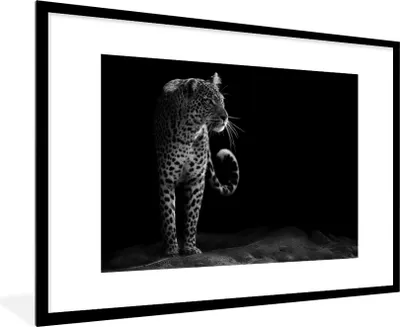 Produktbild von MuchoWow® MuchoWow® Gerahmtes Poster Leopard - Schwarz - Weiß 90x60 cm - Poster mit zchwarzem Bilderrahmen - Wanddekoration - Fotos