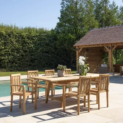 Image de FUN - Salon de jardin avec table en bois teck 8/10 personnes