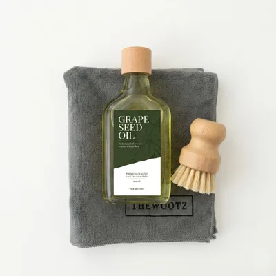 TheWootz onderhoudspakket 200 ml: druivenpitolie, houten borstel en grijze microvezeldoek