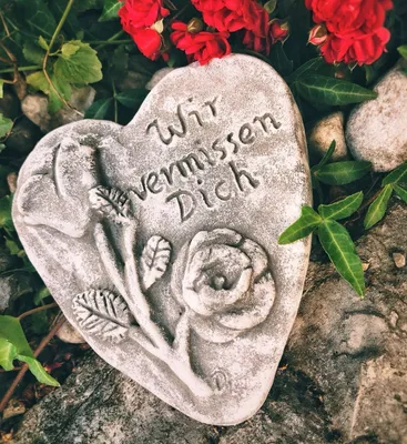 Produktbild von Grabherz Spruch - Wir vermissen Dich - Grabschmuck Dekoherz Steinguss Herz Rose dunkel