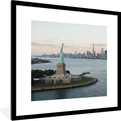 Produktbild von MuchoWow® Gerahmtes Poster New York - Freiheitsstatue - Amerika 40x40 cm - Poster mit Schwarzem Bilderrahmen Wandposter Rahmen Foto Bilder - Poster - Plakat im Rahmen