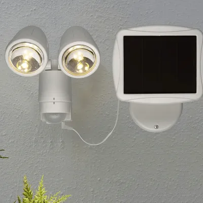 Produktbild von LED Solar Strahler 'Powerspot' - warmweiß - 200lm - mit Bewegungsmelder und Lichtsensor - H: 20cm