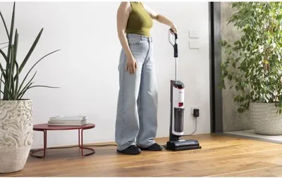 Obrázek produktu pro Vysavač parní čistič Polti RollySteam WD10, 7000 Pa, 0,6 l, odstraní 99,999 % bakterií, černá a bílá