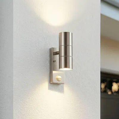Produktbild von Lindby Außenwandleuchte Eyrin, Höhe 22 cm, Edelstahl, Sensor