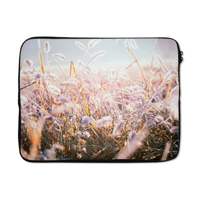 Produktbild von MuchoWow® Laptop Hülle 15 Zoll Gras - Sonne - Winter - Schnee Laptoptasche - Laptoptasche - Sleeve - Rundum-Schutz