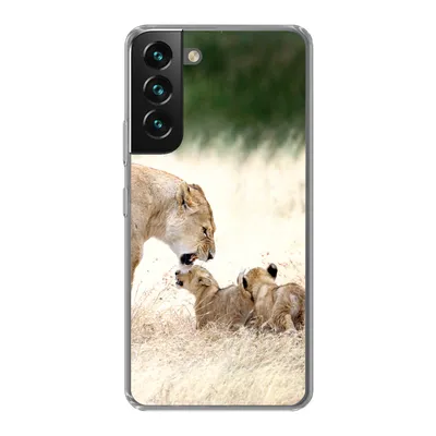 Produktbild von MuchoWow® Handyhülle Schutzhülle Hülle für Samsung Galaxy S22 Löwe - Gras - Junge - Familie Silikon Softcase Handy Hülle - Mobiltelefonhülle