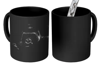 Obrázek produktu pro MuchoWow® Kouzelný pohár Panorama s gorilami v džungli - černobíle 350 ml Barva měnící se pohár Dárkový nápad - foto hrnek