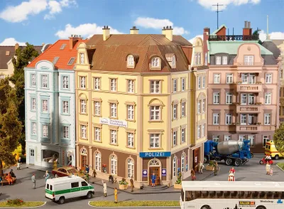 Zdjęcie produktu dla Faller 130910 Posterunek policji przy ulicy Goethestraße, epoka III