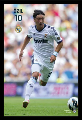 Image de Football - Poster - Real Madrid - Özil 12/13 + cadre interchangeable, Shinsuke® Maxi MDF noir, vitre acrylique