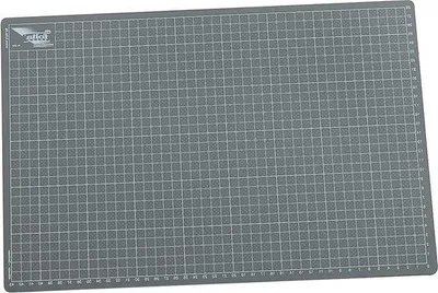 Zdjęcie produktu dla Podkładka do cięcia z tworzywa sztucznego do prac rękodzielniczych – ok. 30 x 45 cm – z siatką z tkaniny