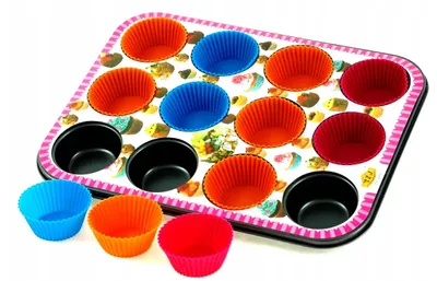 Produktbild von Rossner Metall Muffinform für 12 Muffins mit Silikonförmchen