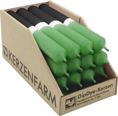 Produktbild von DIP DYE Stabkerzen aus Paraffin, 180/22 mm, Pinie-Schwarz, KERZENFARM HAHN, Brenndauer ca. 7h, 16 Stück pro Verpackung