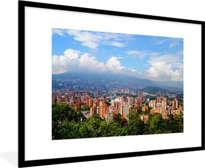 Produktbild von MuchoWow® Gerahmtes Poster Städtischer Horizont von Medellin im südamerikanischen Kolumbien 90x60 cm - Poster mit Schwarzem Bilderrahmen Wandposter Rahmen Foto Bilder - Wanddekoration - Fotos