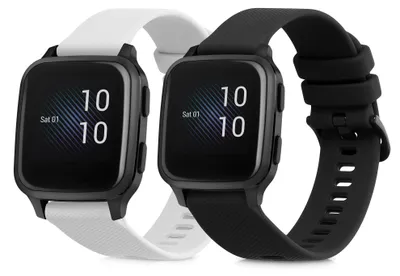 Produktbild von kwmobile 2x Uhrenarmband für Garmin Venu Sq Music / Sq Armband - Fitnesstracker Band Set aus TPU Silikon - Ersatzarmband Smartwatch - Schwarz Weiß