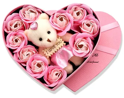 10 rosa Rosen Geschenkset mit Bär, Herzbox, künstliche Seifenblumen