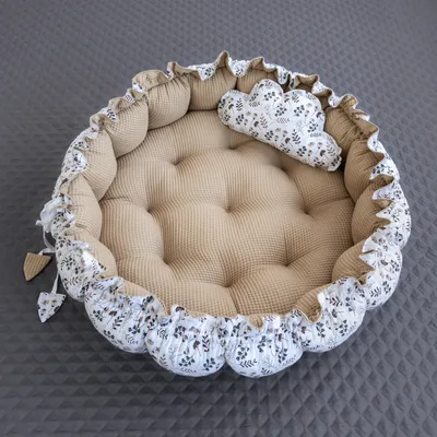 Produktbild von Zweiseitig Babynest ENGELSNEST XXL Blumen BRAUN Baumwolle/ WAFFELPIQUE Taupe Beige  Baumwolle + Wolke Kissen (Reisebett Nestchen Ausstattung SET)