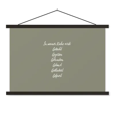 Produktbild von MuchoWow® Textilposter Zitate - In meiner Küche - Sprueken - Kochen 60x40 cm mit schwarzem Rahmen - Hölzernes