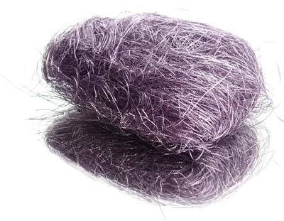 Produktbild von Weihnachtslametta Cloudy Lilac lila gestanzt aus Kunststoff - 20 Gramm