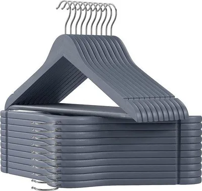 Immagine prodotto di Set di 20 grucce per abiti in legno Famanu - Con intagli sulle spalle, barra per pantaloni antiscivolo, ganci girevoli a 360°, colore arancione e argento
