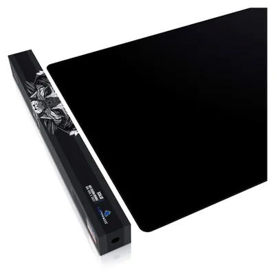 Produktbild von Titanwolf - XXXL Mauspad in Übergröße 1500 x 800 mm - Großformatige Schreibtischunterlage - Gummierte Rückseite - Rutschfest und abwaschbar - Für Gaming - Präzision und Geschwindigkeit - Schwarz