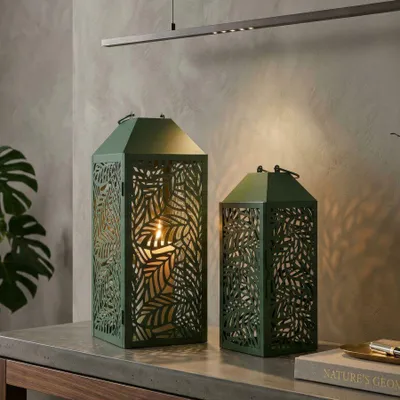 Obrázok produktu pre Sada 2 lampášov z vyrezávaného kovu 18x18x44 - 14x14x34 cm