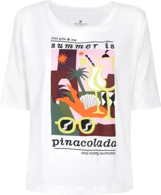 Produktbild von T-Shirt offwhite S Modell 110 mit 'Summer is pinacoldada' Frontmotiv, 1/2 Arm und überschnittener Schulter