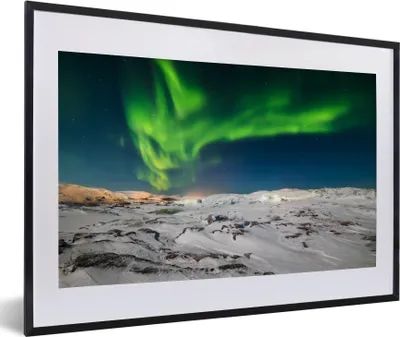Produktbild von MuchoWow® MuchoWow® Gerahmtes Poster Nordlichter - Berg - Schnee 60x40 cm - Poster mit zchwarzem Bilderrahmen - Schlafzimmer - Plakat in Rahmen - Drucken